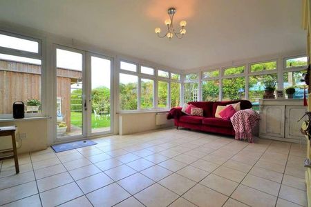 Five Oaks, Nr Billingshurst, West Sussex, RH14 - Photo 5