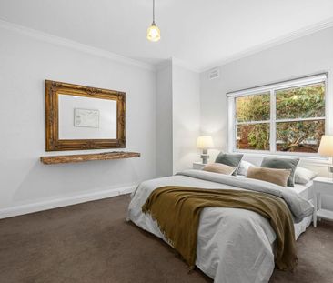 Ground Floor House-Like Art Deco Living - Photo 4