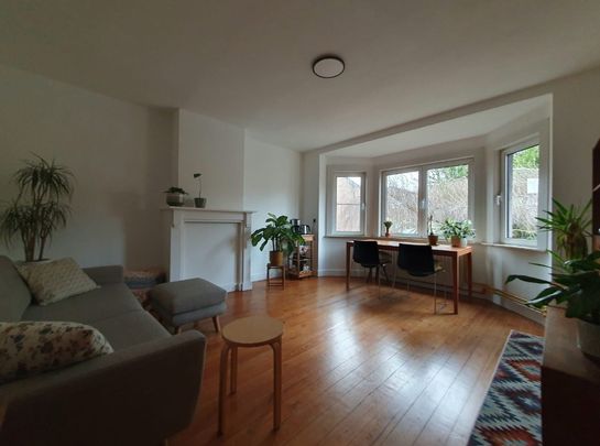 Karaktervolle bovenverdieping met grote privé badkamer. - Foto 1