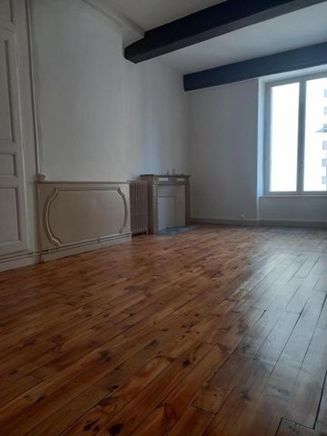 Location Appartement 4 pièces 94m² CLERMONT FERRAND 63000 - Photo 2
