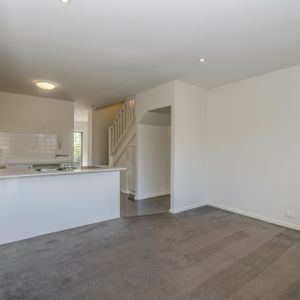48/39 Jerrabomberra Avenue, Narrabundah ACT, Belconnen - Photo 2