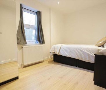 4 bedroom apartment to rent - Photo 4