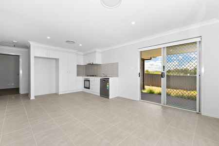 1/2 Daunt Street, Farley NSW 2320 - House For Rent | Domain - Photo 3