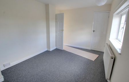 2 bedroom semi-detached house to rent - Photo 4