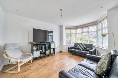 3 bedroom detached house to rent - Photo 3