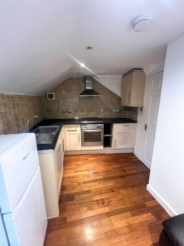 Room in a Shared House, Oxbow Mansions, SE10 - Photo 2