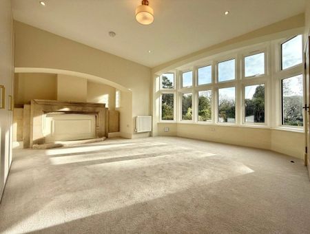 West Overcliff Drive, Bournemouth, Dorset, BH4 - Photo 3