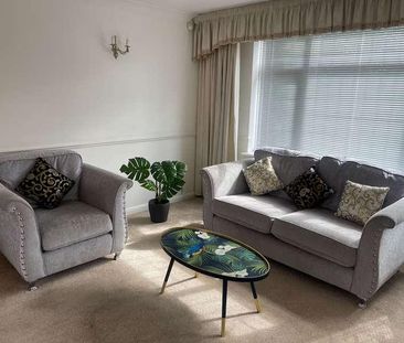 Ramsay Gardens, Romford, RM3 - Photo 4