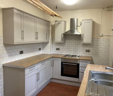 2 bedroom semi-detached house to rent - Photo 2