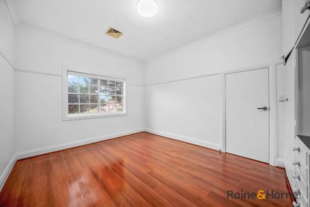 Best Schools Catchmenf, Walk to Shops & Station, Fully Renovate Home - Photo 4