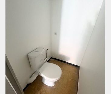 Location Appartement P2 avec une cour au centre ville Le grau-du-roi - Photo 6
