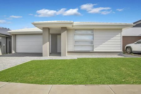 “Brand new spacious living!” - Photo 2