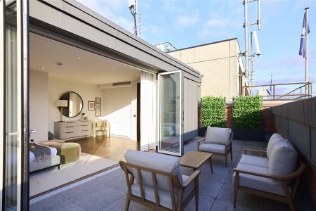 Bayswater Road, London, W2 flat - penthouse to rent - Photo 3