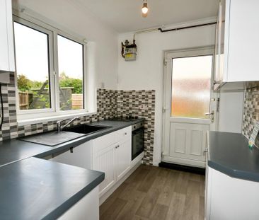 3 bedroom semi-detached house to rent - Photo 6