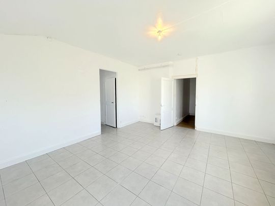 A LOUER MAISON DE TYPE 2 AVEC JARDIN - SECTEUR PUGNAC - Photo 1
