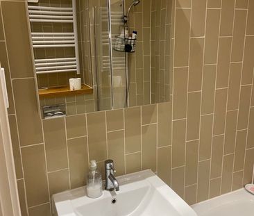 1 Bed Flat, Ropeworks, IG11 - Photo 3