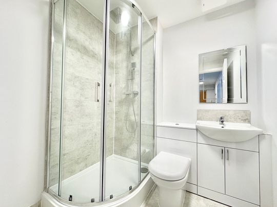 Stapleford Close, Chelmsford, CM2 - Photo 1