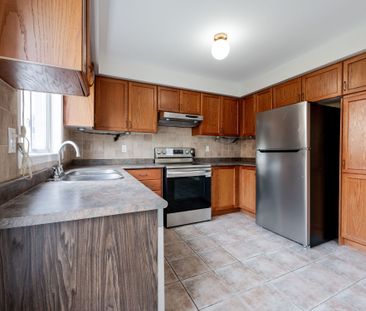 For Lease - 48 Dylan Street, Vaughan, Ontario - Photo 6