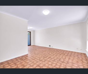 34 Blenny Close, Cannington, WA 6107 - Photo 4