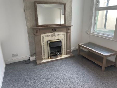 2 Adelaide Avenue, Whitehead, Carrickfergus, BT38 9RZ - Photo 2