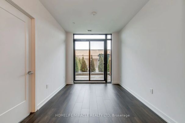 801 The Queensway #109 - Photo 1