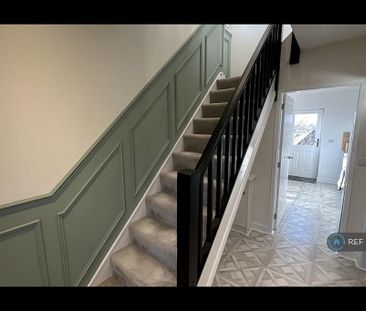 3 bedroom semi-detached house to rent - Photo 4