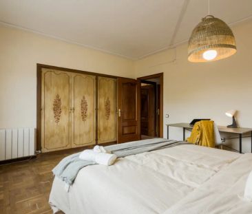 Room in a shared 9-bedroom apartment for rent in el Putget i Farró, suitable for professionals and students - Photo 6