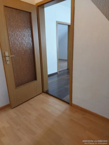 2-Zimmer-Dachwohnung in Friedrichsgrün mit Einbauküche und LAMINAT! - Photo 4