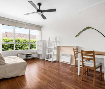 CAR SPACE | PUBLIC TRANSPORT | MODERN UNIT - Photo 5