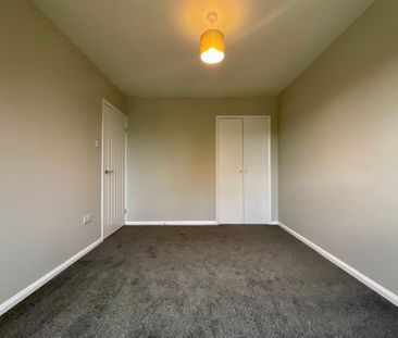 3 bedroom Detached House to let - Photo 4