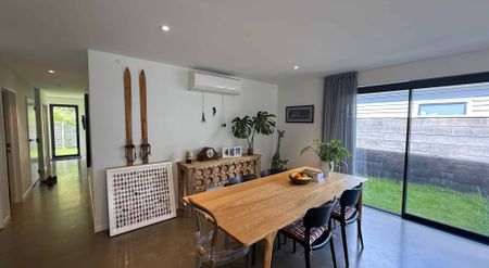 Exceptional Contemporary Home in Arrowtown - Photo 3