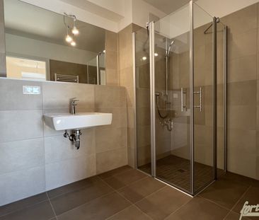 „Dachgeschosswohnung - Sauna und Fitnessbereich im Herzen von Auhof“ - Photo 5