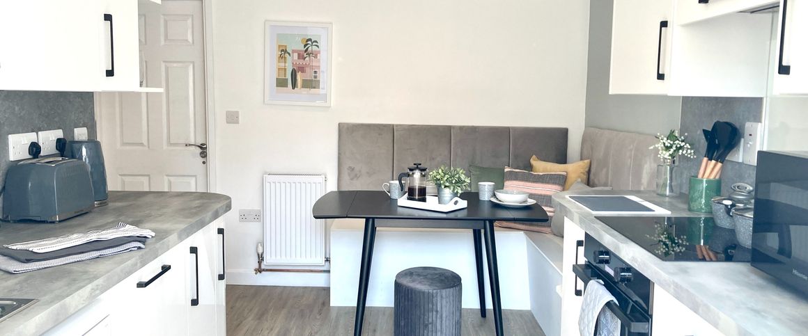 Mason Street Room 2 - Photo 1