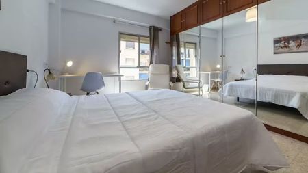 Avenida de Ausiàs March, Valencia, Valencian Community 46006 - Photo 3