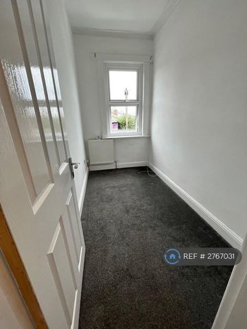 4 bedroom terraced house to rent - Photo 2