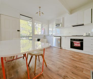 Fully Furnished 4-Bedroom Home in Prime South Yarra Location - Photo 2