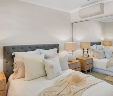 Top Floor Unit | 2 Bed | 2 Bath - Photo 2