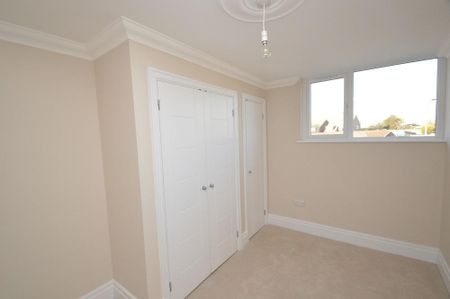 3 Bedroom Flat To Rent - Photo 2