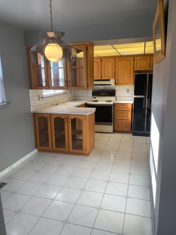 For Lease - 24 Dean Street, Brampton, Ontario - Photo 3