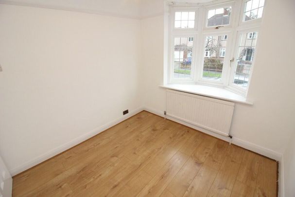 Edenfield Gardens, Worcester Park - Photo 1