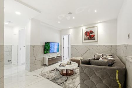 4 bedroom flat to rent - Photo 2