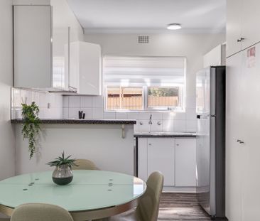 Charming 2-Bedroom Unit in Heathpool - Photo 3