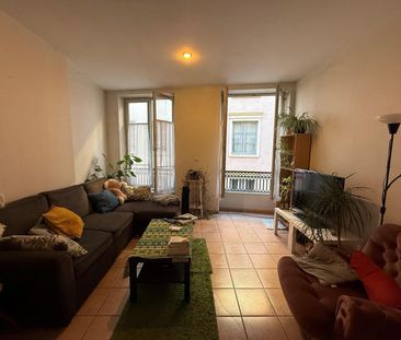 Location Appartement 4 pièces 79m² LYON 1er - Photo 1