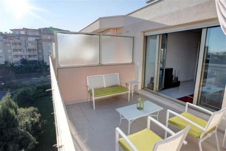 Location appartement 2 pièces - 28m² à Golfe juan (06220) - Photo 4