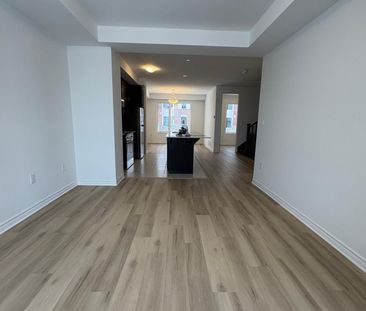 For Lease - 90 Pearen Lane, Barrie, Ontario - Photo 1