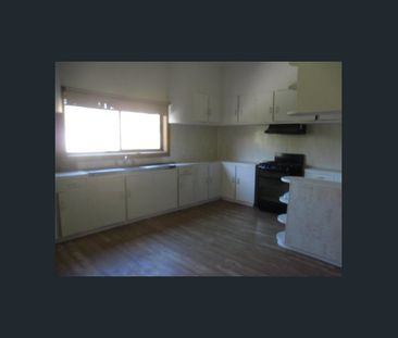 Handy Location - Photo 4