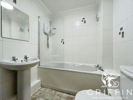 Noak Hill Road, Billericay, CM12 - Photo 1