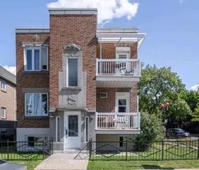 1 room apartment of 92m² in Montreal - Photo 2