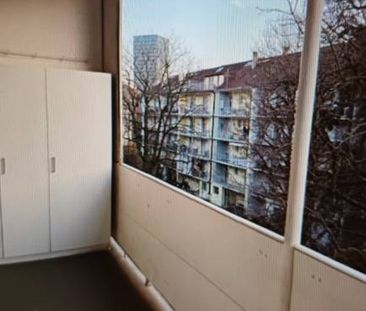 Charmante 2-Zimmer-Wohnung in Basel mit Balkon und historischem Charme - Foto 4