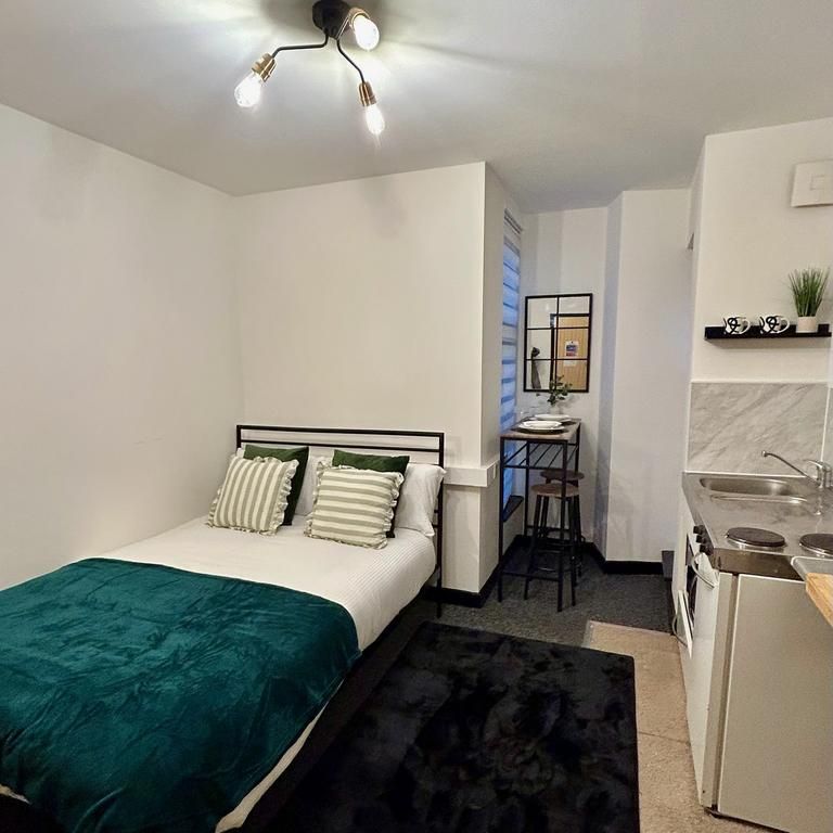 Studio to rent - Photo 1